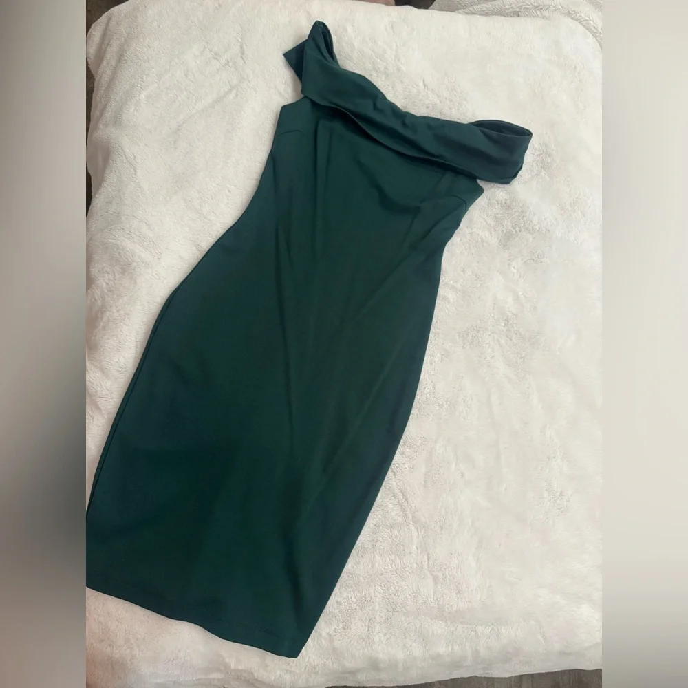 Chic Off-Shoulder Midi Dress in Teal - Picture 3 of 5